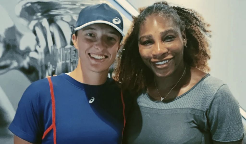 Iga Świątek with Serena Williams